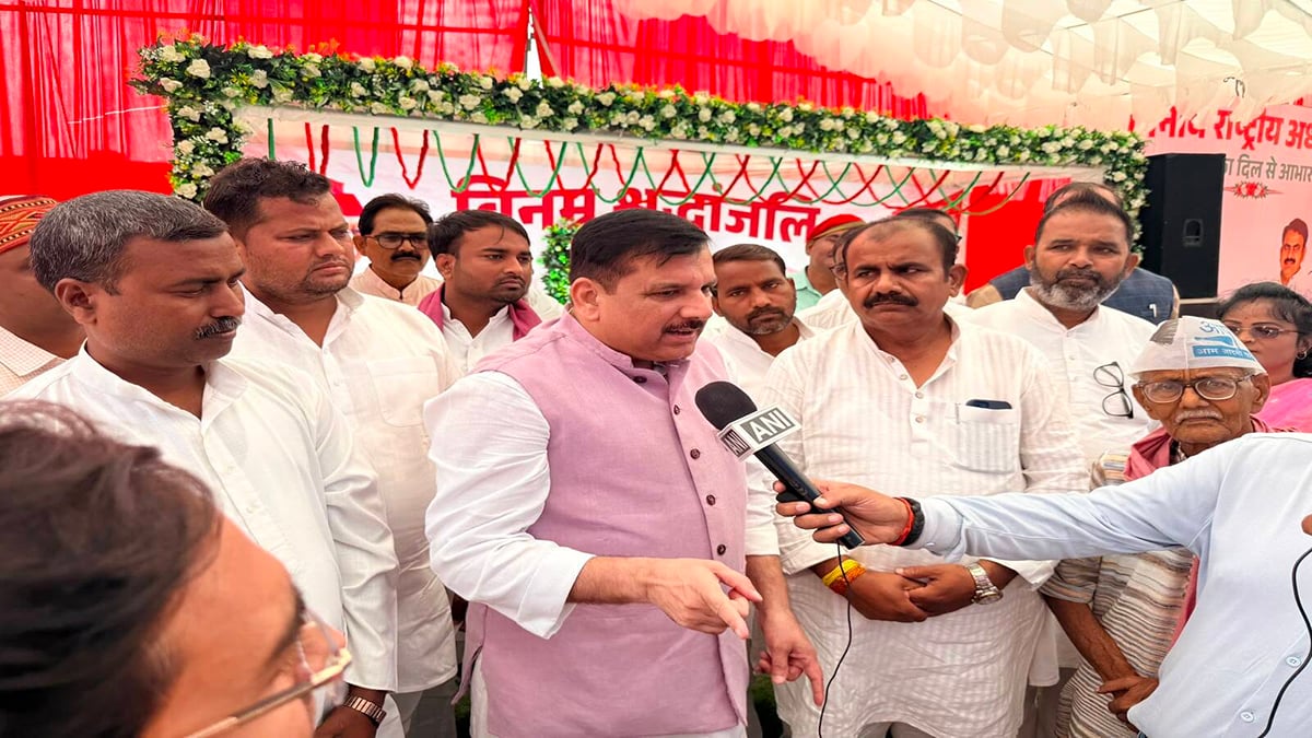 एसआईआर पर संजय सिंह का बड़ा आरोप: विपक्षी समर्थकों के काटे गए वोट, सीईसी के विरुद्ध कार्रवाई की मांग