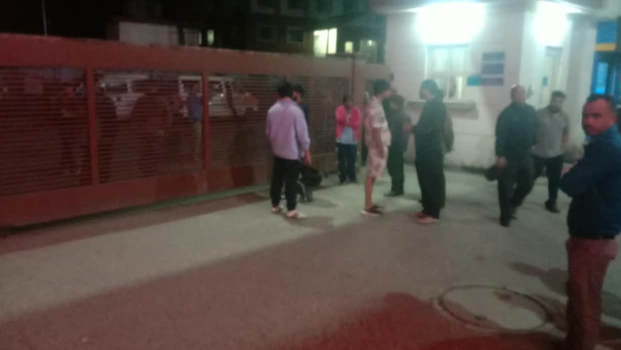 Dehradun doon hospital emergency witnesses clash between two groups sharp weapons waved