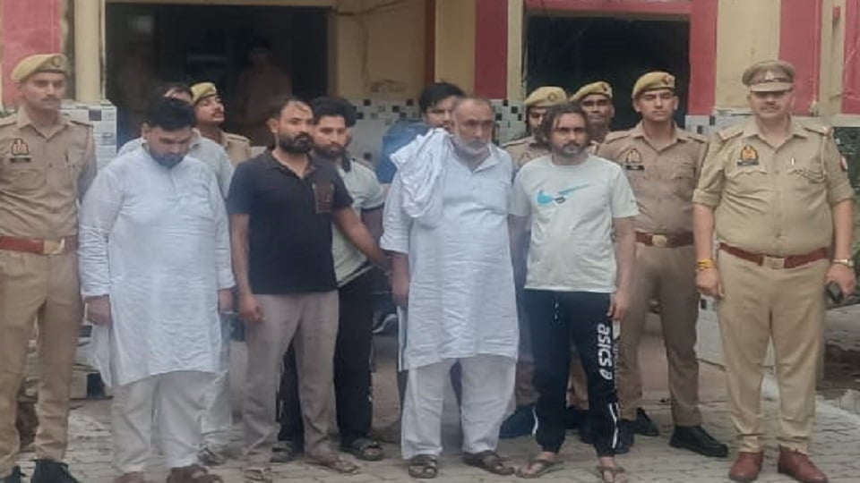 मुजफ्फरनगर: पुलिसकर्मियों से हाथापाई, वर्दी फाड़ने और आरोपी को छुड़ाने में आठ गिरफ्तार; ये है पूरा मामला