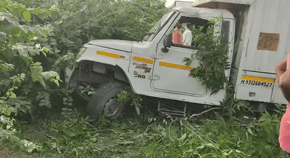 भदोही: गोपीगंज में पिकअप की टक्कर से भिड़े पांच वाहन, बाल-बाल बचे 15 यात्री