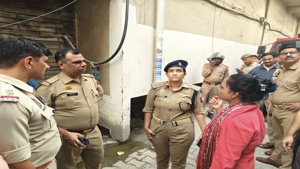 मौके पर पहुंची पुलिस