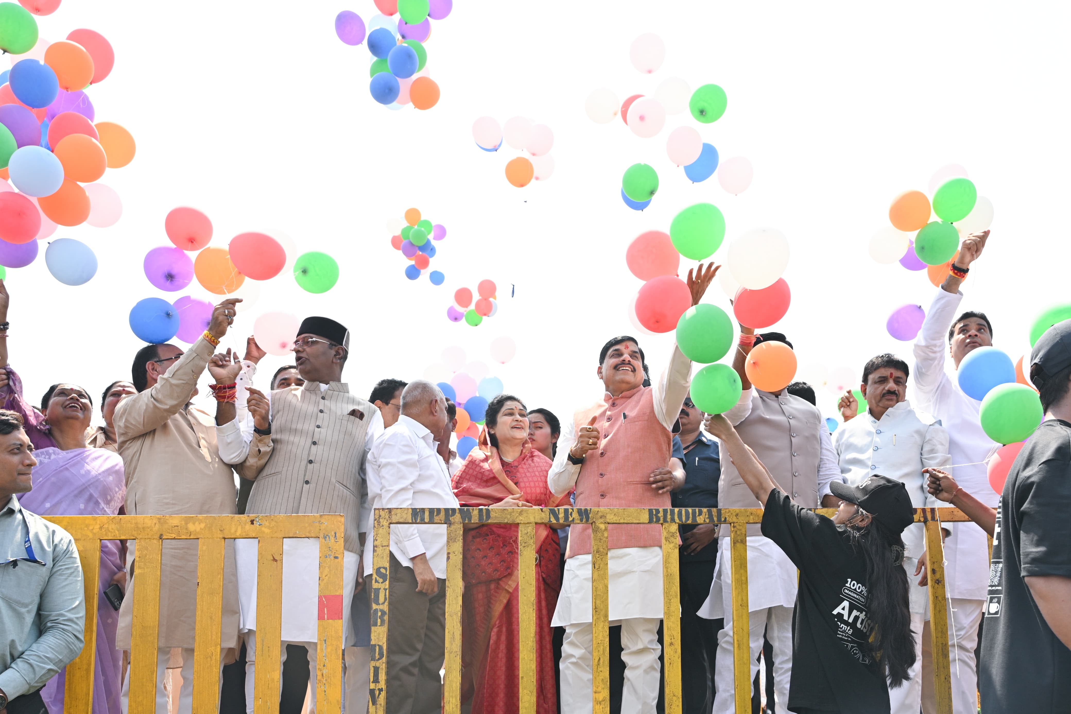 MP: CM Mohan Yadav Releases Balloons in Bhopal, Urges People to Continue Serving Society