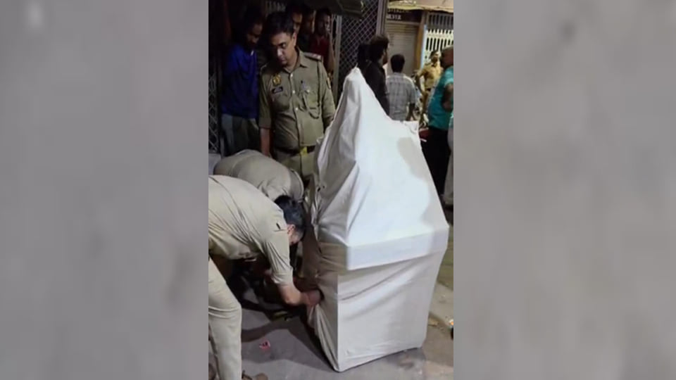 कानपुर: 18 कैरेट की हॉलमार्किंग लगे गहने बेचने वाले गिरोह का भंडाफोड़, महिला समेत चार पकड़े गए