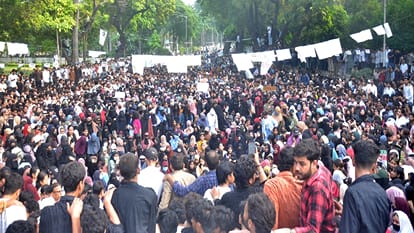 छात्रसंघ चुनाव की घोषणा के बाद एएमयू में जश्न