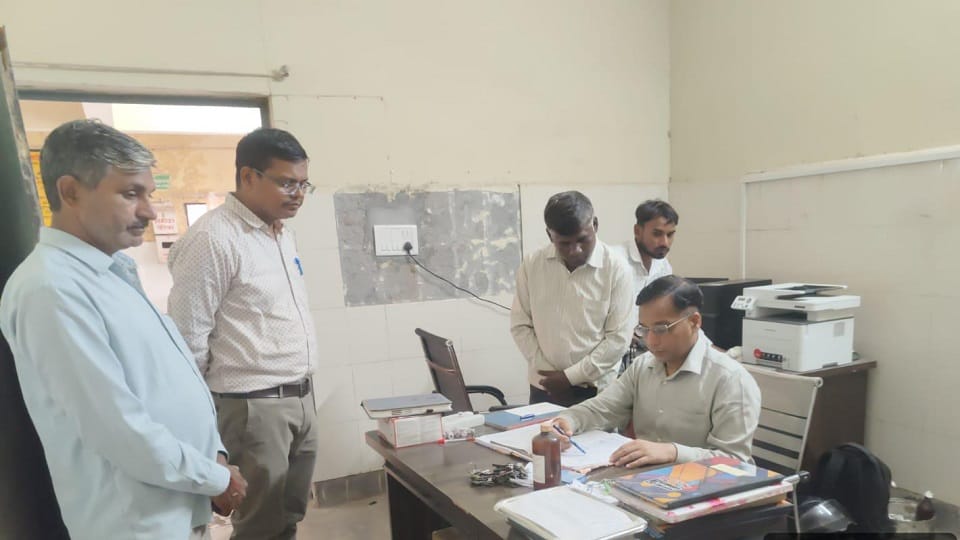 Hathras CMO inspected Hasayan CHC