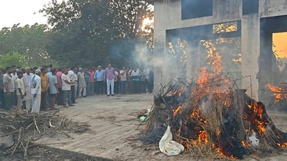Meerut: Four Funeral Pyres Burn Together as Grief Engulfs Kushawali After Deoband Road Accident