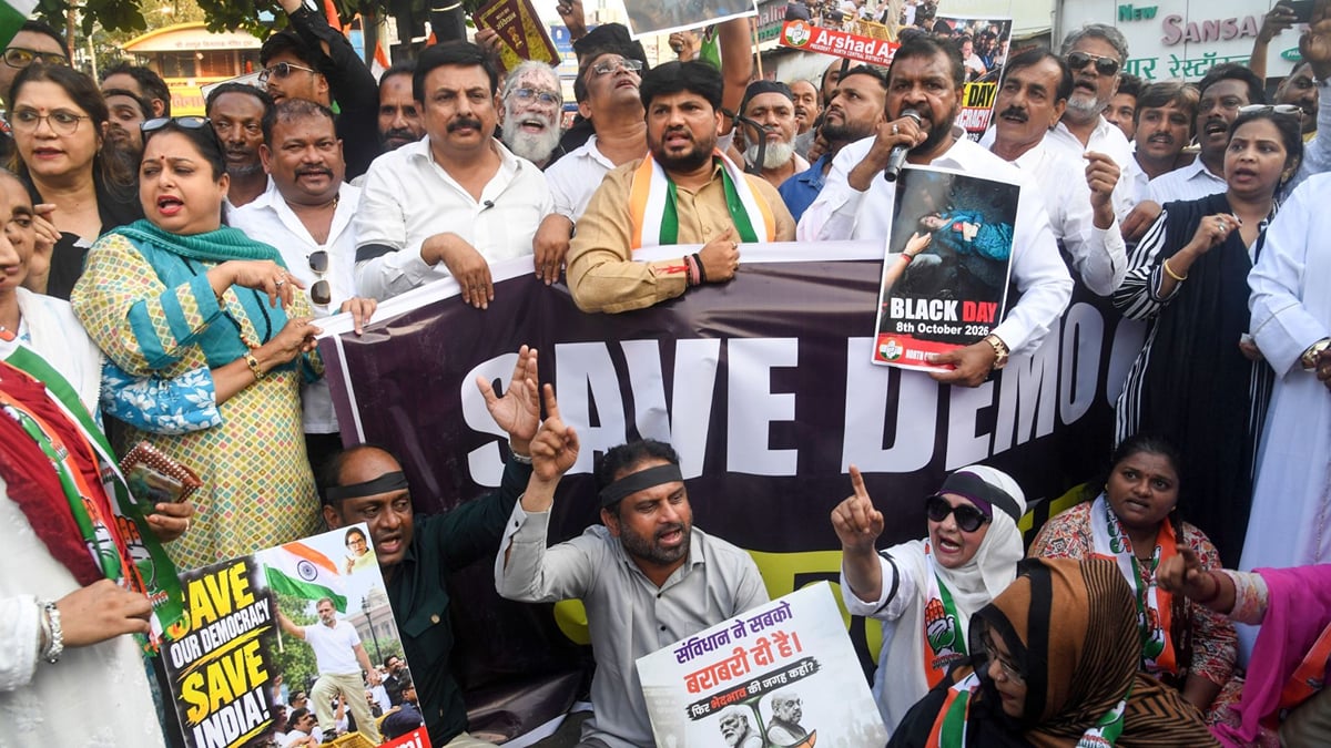 मुंबई में 400 प्रदर्शनकारी हिरासत में: दिल्ली प्रदर्शन के समर्थन में उतरे थे, पुलिस स्टेशन पहुंचे आदित्य ठाकरे