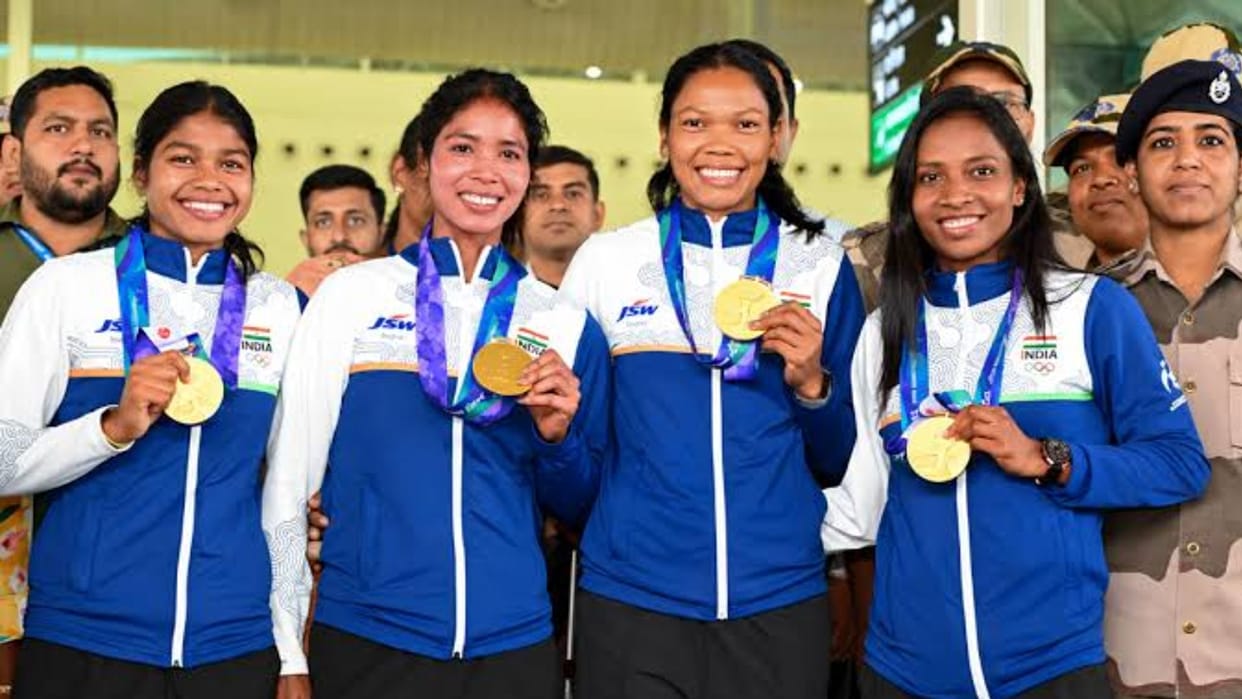 Jharkhand: Grand felicitation for Simdega's gold-winning daughters; DC honors the athletes and their families.