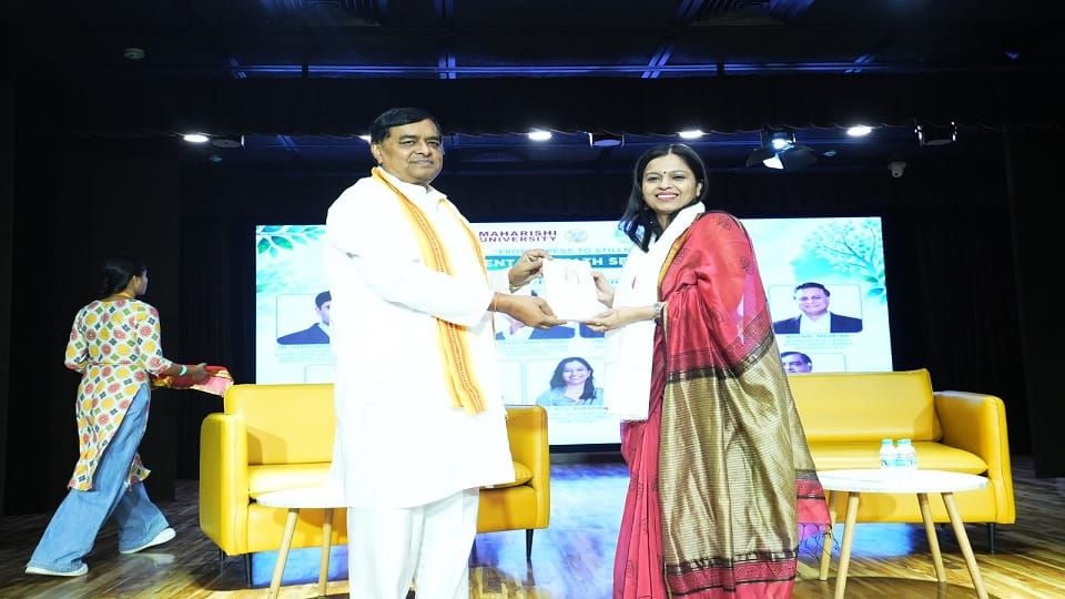 Experts discussed Transcendental Meditation and mental balance at a seminar held at Maharishi University in No