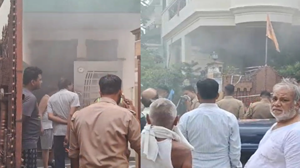कानपुर: मकान के बेसमेंट में पेंट ब्रश के गोदाम में लगी आग, दमकल की चार गाड़ियों ने पाया काबू
