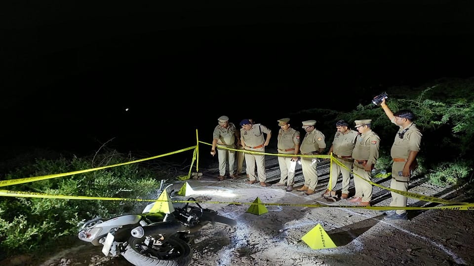 Two Wanted Criminals Arrested After Police Encounter in Etah, One Shot in Leg