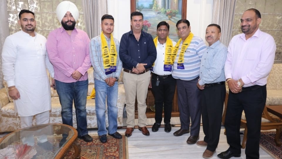 Jalandhar North Congress leader Mike Khosla brother and nephew join AAP