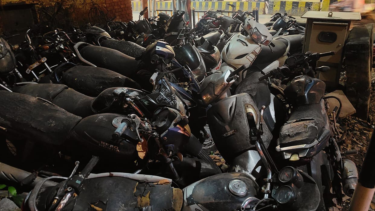 Neither owners showed up nor auctions take place over 1600 vehicles are gathering dust 30 police stations