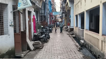 Durga Puja pandals 10 in narrow lanes and 10 beneath high-tension wires major challenge for fire tender Access
