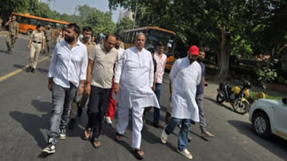 Police Action Ahead of CJP Protest: SP MP Harendra Malik, Pankaj Malik Detained; Farmers Stopped in Shamli