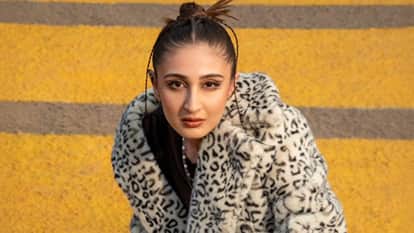 Dhvani Bhanushali Interview Singer Recalls Her First Film Shoot Reveals Director She Wants To Work With