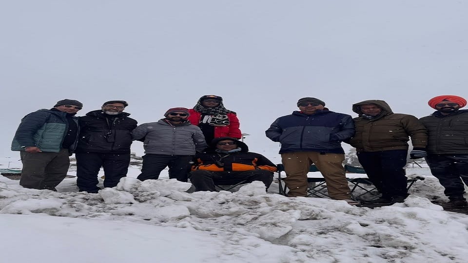 Weather conditions changed at Adi Kailash and Nabhidhang; snowfall occurred again