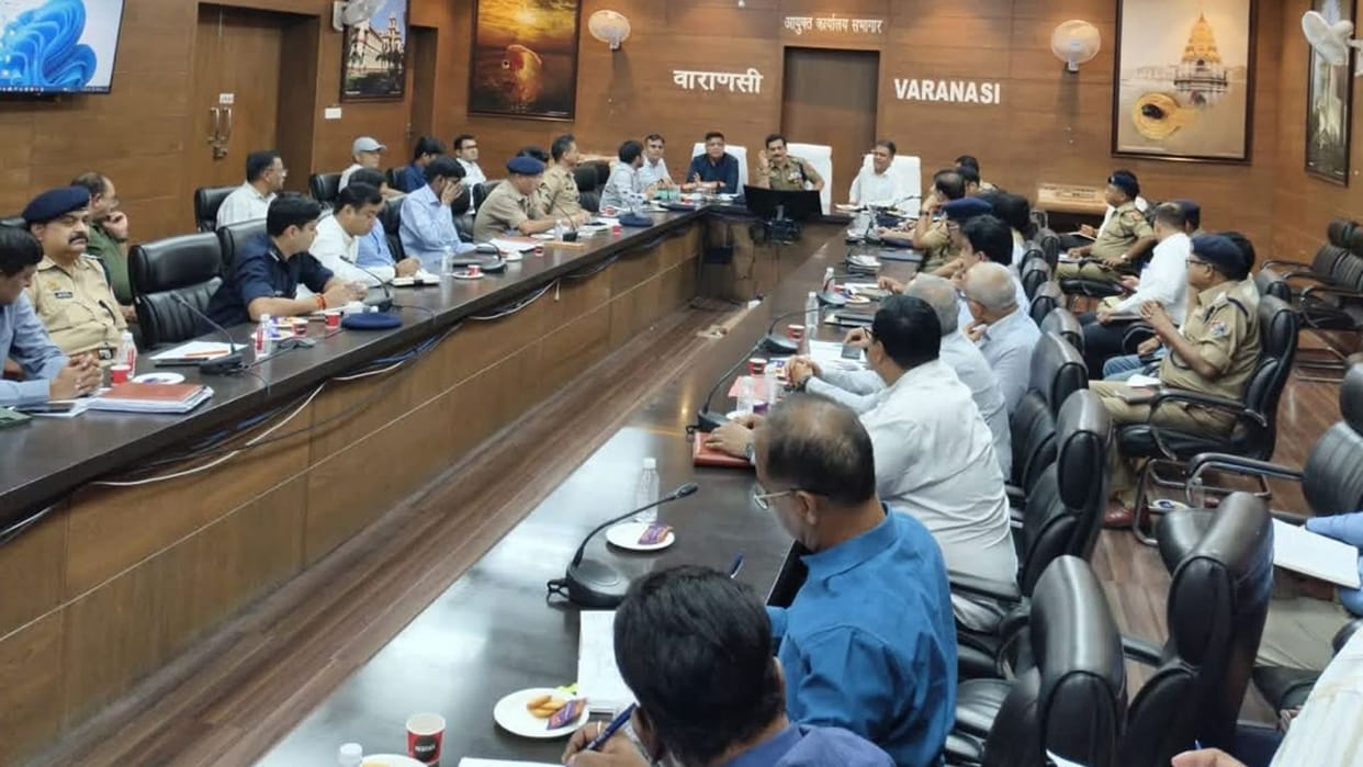 Traffic plan for air show Ganga to be divided into three zones 30 magistrates and 12 SPs to oversee security