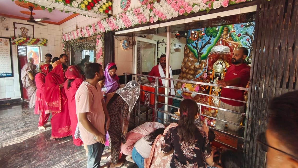 Sharadiya Navratri Crowds of devotees throng Devi temples in Badaun