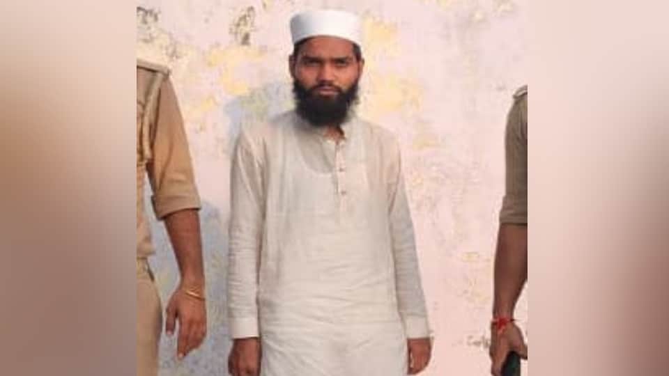गिरफ्तार किए गए मोअज्जन।