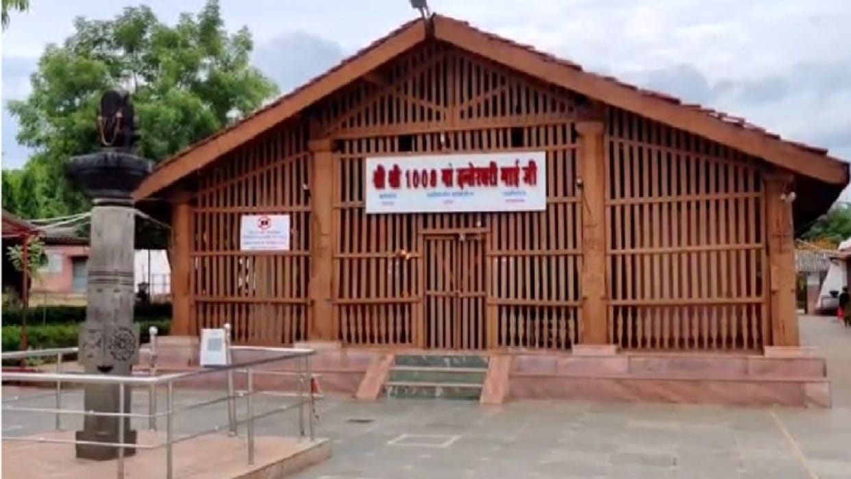 Mobile phones banned at Maa Danteshwari Temple in Dantewada, counters set up