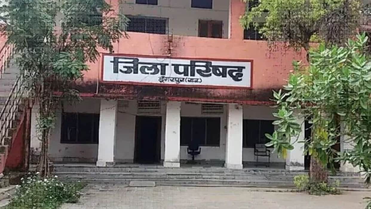 Zila Parishad Elections: Political parties keep their cards close to their chests
