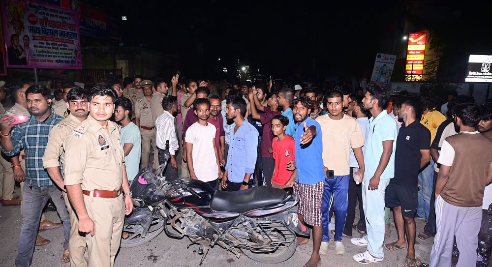 Kanpur Youth dies after being hit by roadways bus family members lay siege to police station and block  road