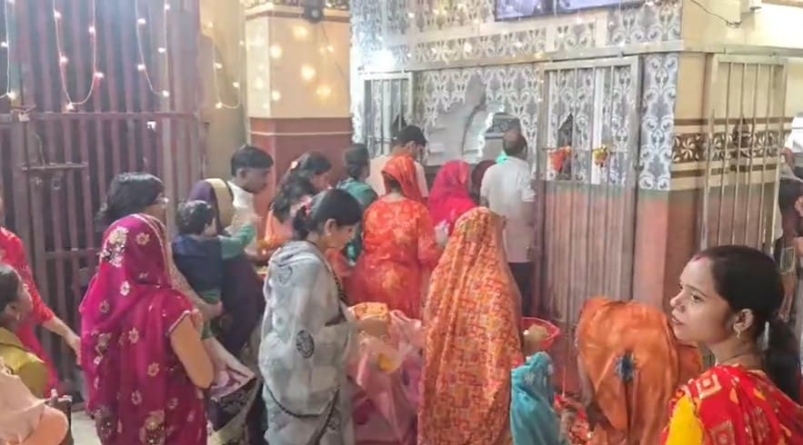 Sharadiya Navratri massive surge of devotees banks westward flowing Ganges thousands took holy dip