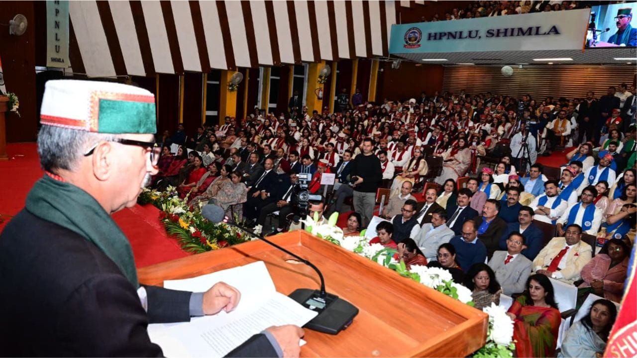 मुख्यमंत्री सुखविंद्र सिंह सुक्खू संबोधित करते हुए।