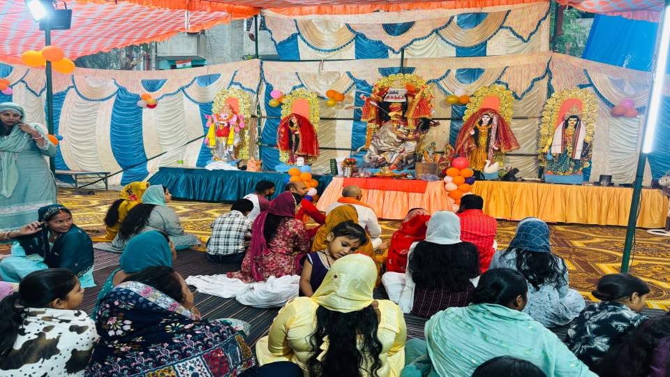 शारदीय नवरात्र:पहले दिन जयकारों से गूंजे चंडीगढ़ के मंदिर, दुर्गा स्तुति का आयोजन; श्रद्धालुओं ने नवाया शीश – Chandigarh Temples Resounded With Chants On First Day Of Navratri शारदीय नवरात्र:पहले दिन जयकारों से गूंजे चंडीगढ़ के मंदिर, दुर्गा स्तुति का आयोजन; श्रद्धालुओं ने नवाया शीश – Chandigarh Temples Resounded With Chants On First Day Of Navratri