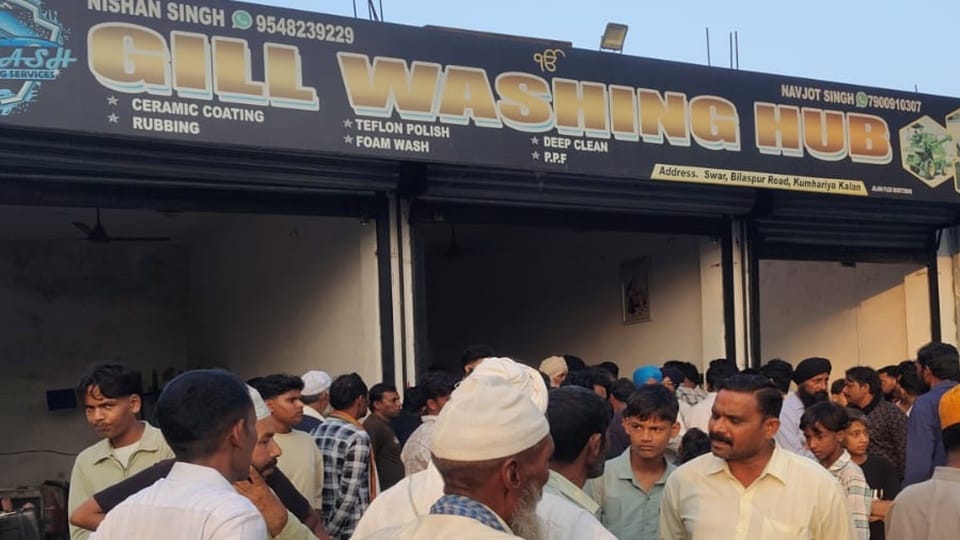 Washing center operator shot dead in Rampur four bullets fired into his chest Live footage of the murder