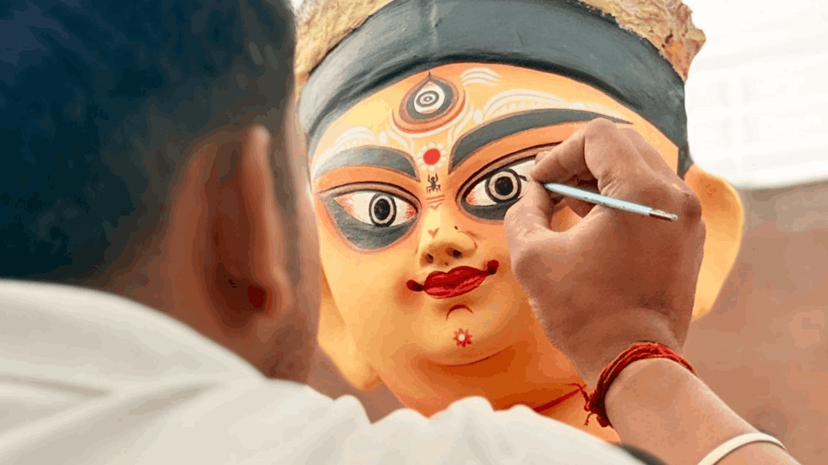 ग्रेटर नोएडा वेस्ट: आनंदोधारा ने की खूंटी पूजा, शारदीय दुर्गोत्सव की तैयारियां शुरू