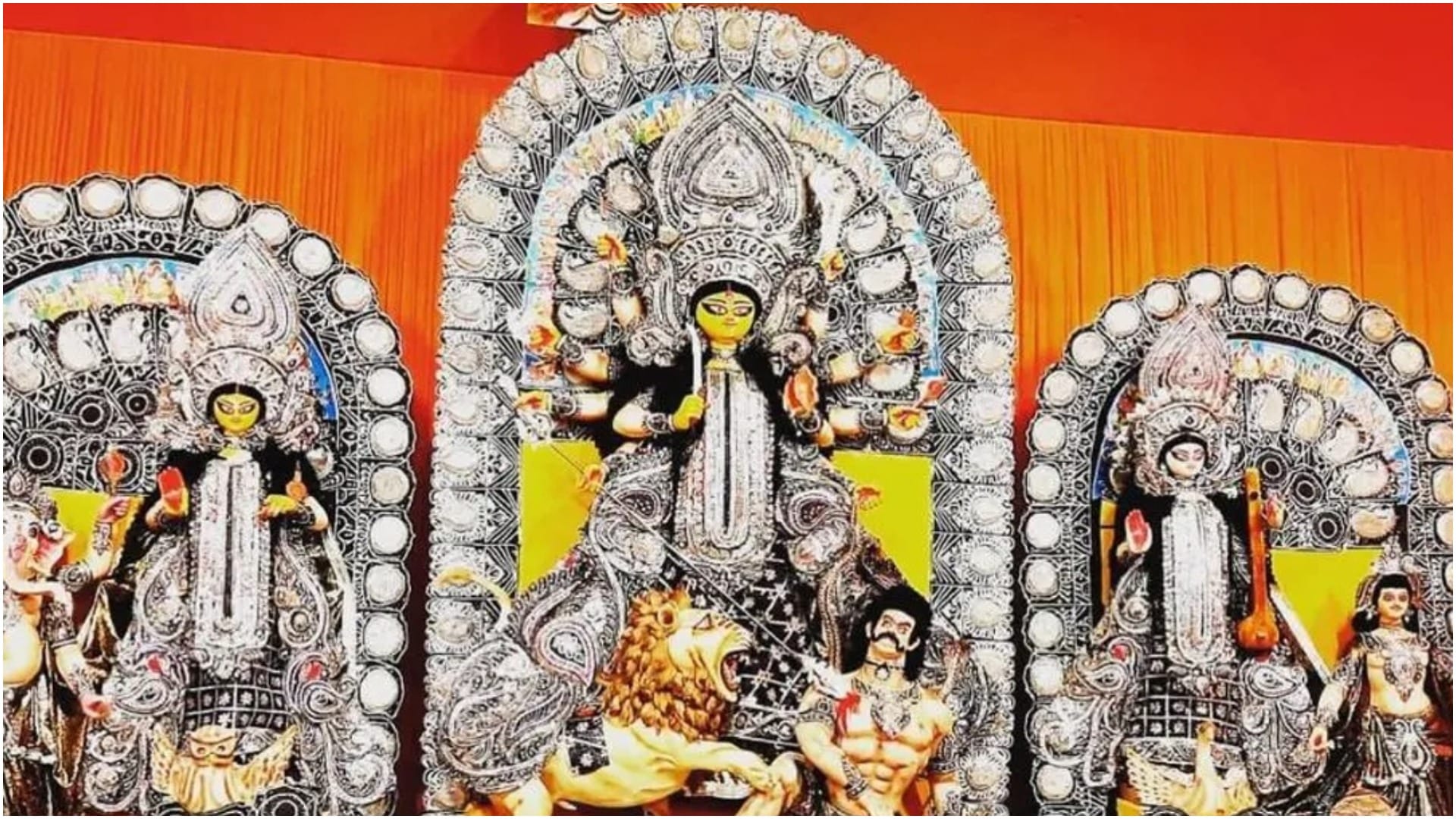 Durga Puja in Delhi 2026: 7 Famous Pandals Darshan Timings & How to Reach