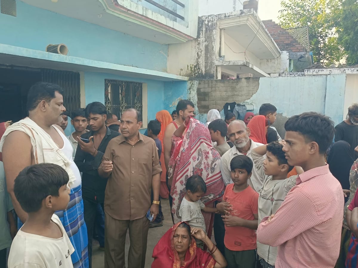 Gonda: टेढ़ी नदी में नहाते समय डूबे चार बच्चे, तीन बचाए, एक की मौत