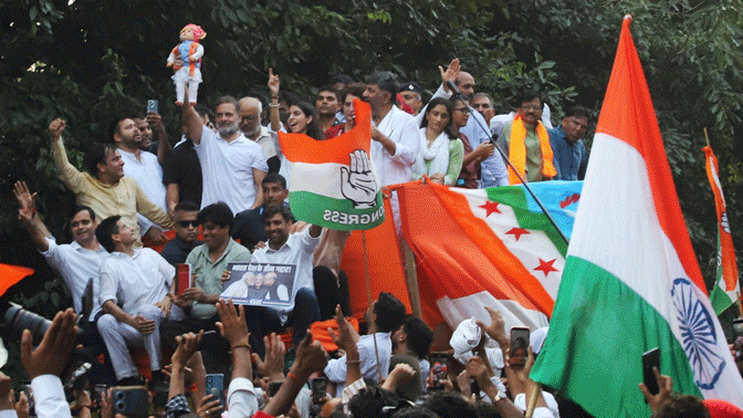 INDIA bloc rahul gandhi akhilesh yadav protest in Delhi against SIR