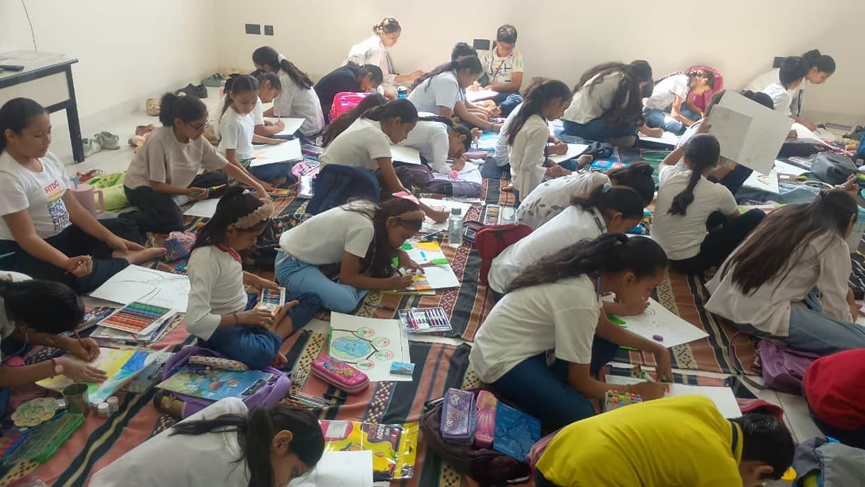 Indore: School children in Indore infused creativity and color into the theme of non-violence; they also won a