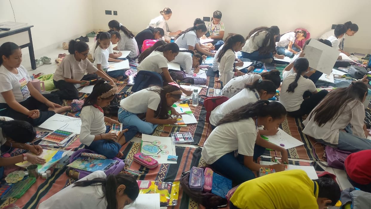 Indore: School children in Indore infused creativity and color into the theme of non-violence; they also won a