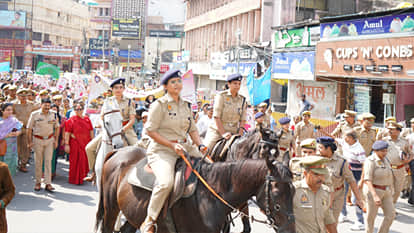 pledge for women's safety, dignity, and self-reliance; 900 people join awareness walkathon