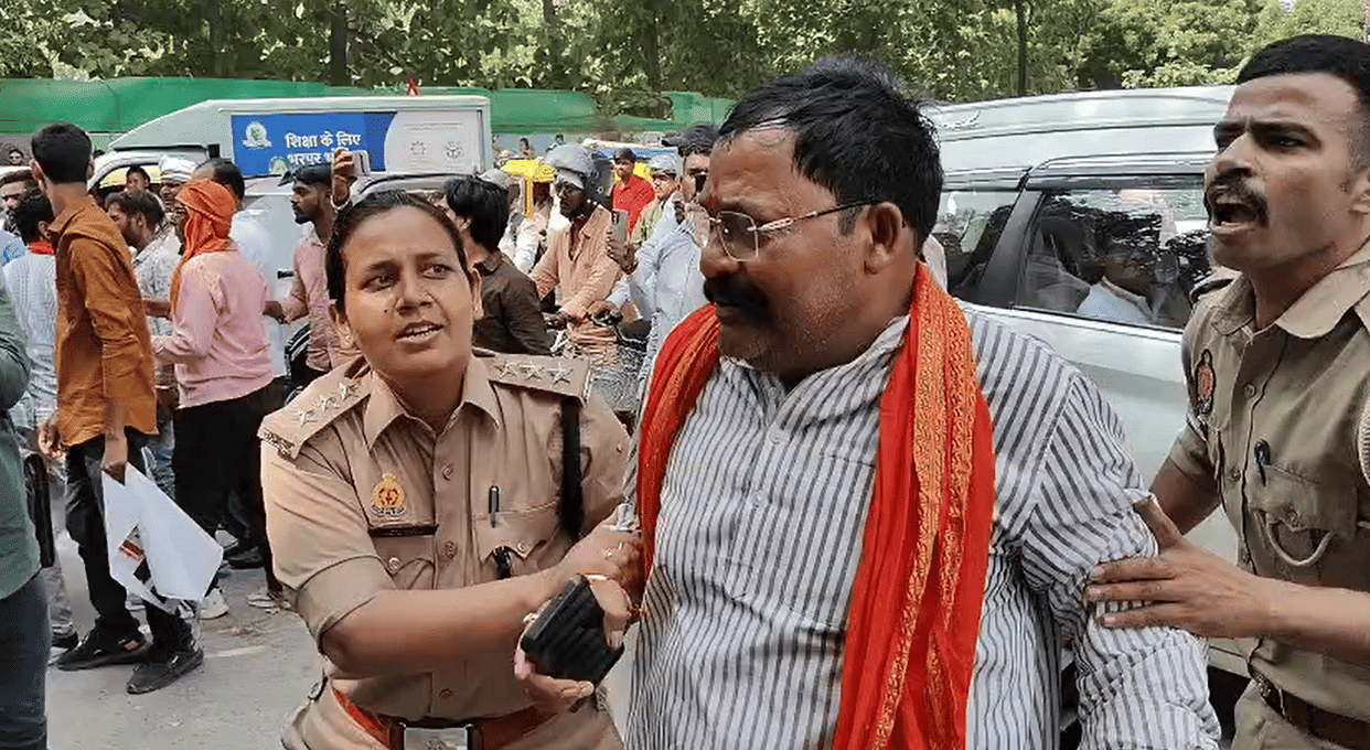 Karni Sena protests outside Varanasi Circuit House 150 activists court arrest