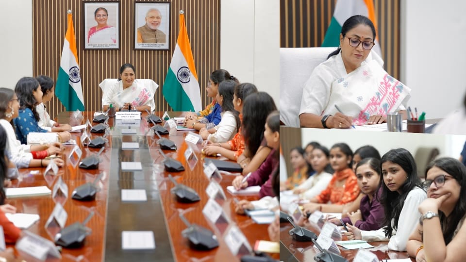 मुख्यमंत्री रेखा गुप्ता ने विभिन्न कॉलेजों की छात्रा प्रतिनिधियों से किया संवाद