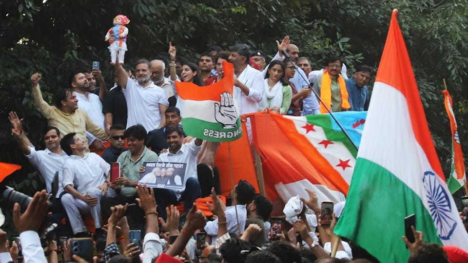 INDIA bloc rahul gandhi akhilesh yadav protest in Delhi against SIR
