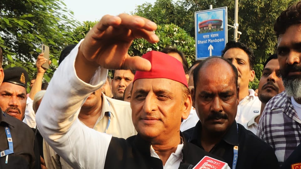 Akhilesh said: The Election Commission should come forward and say it will not act at the behest of the BJP