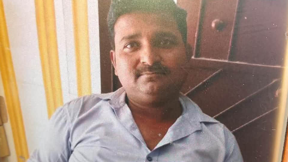 Kanpur: Youth bitten by snake; family members kept hoping for his survival for 10 hours even after his death