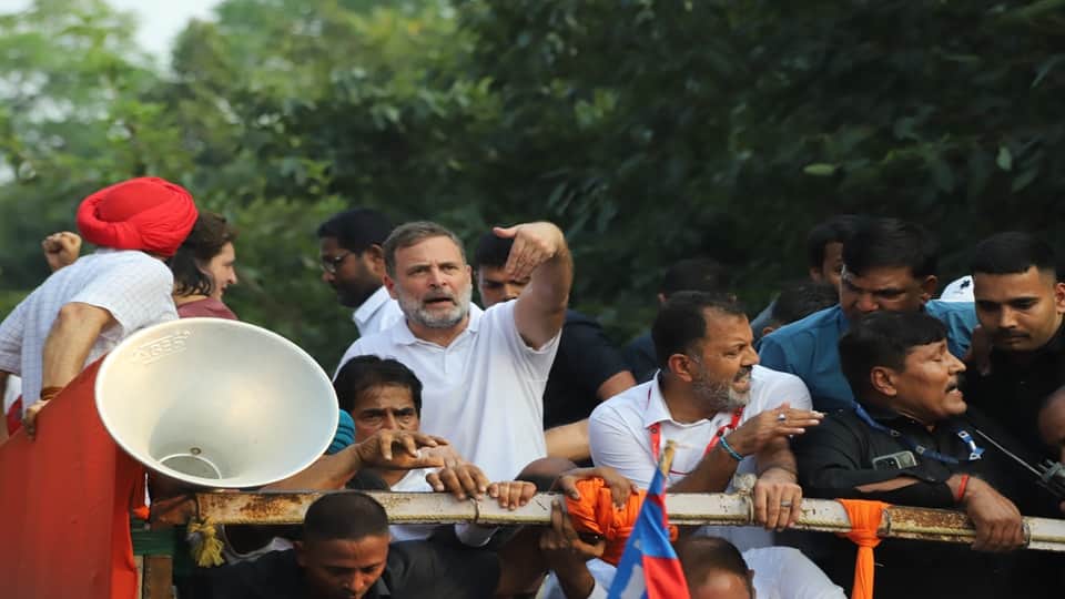INDIA bloc rahul gandhi akhilesh yadav protest in Delhi against SIR