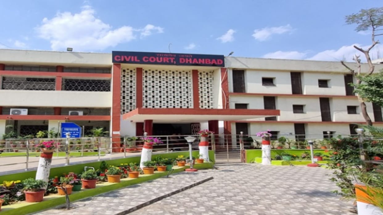 Dhanbad Court RPF Team And Lawyers Clash Sub Inspector Assault Bar Association Demands Action