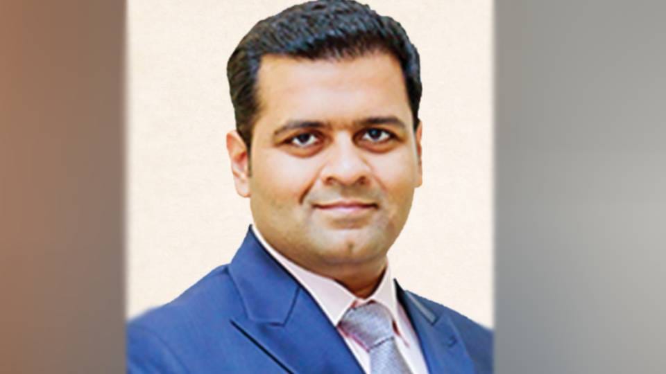 Newly elected MP Dhanraj Nathwani receives certificate of victory