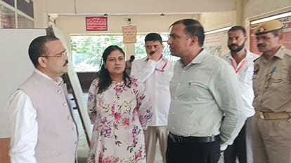 आरटीओ कार्यालय में डीटीसी का निरीक्षण