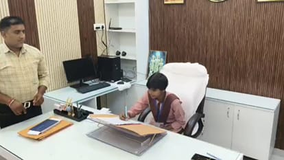 अनुष्का बनी एक दिन की ईओ