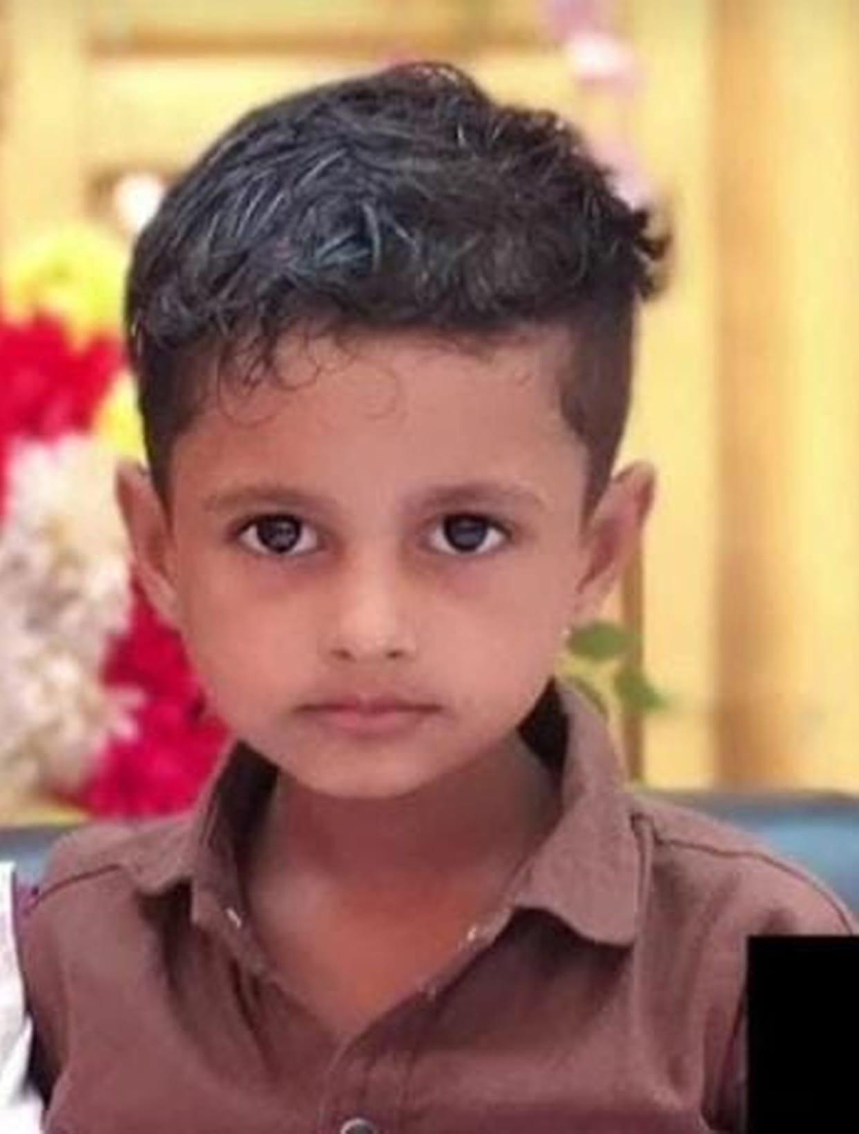 Balrampur: Child dies after coming into contact with a high-tension line while playing on the roof.