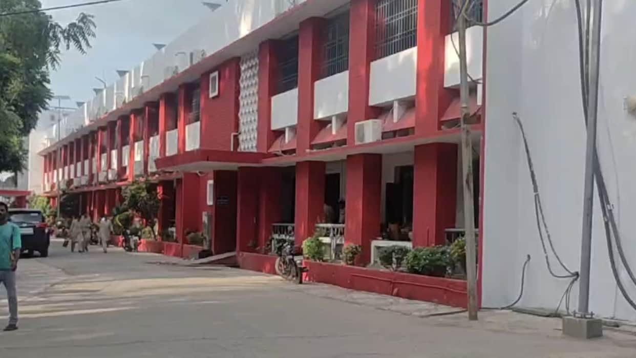 Bihar: Former court clerk sentenced to three years in jail; caught accepting a bribe fourteen years ago.